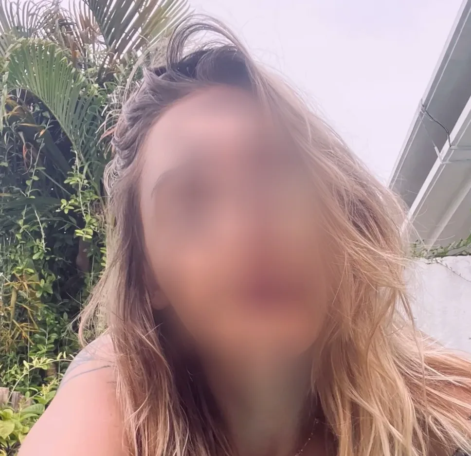 Angelica, 26