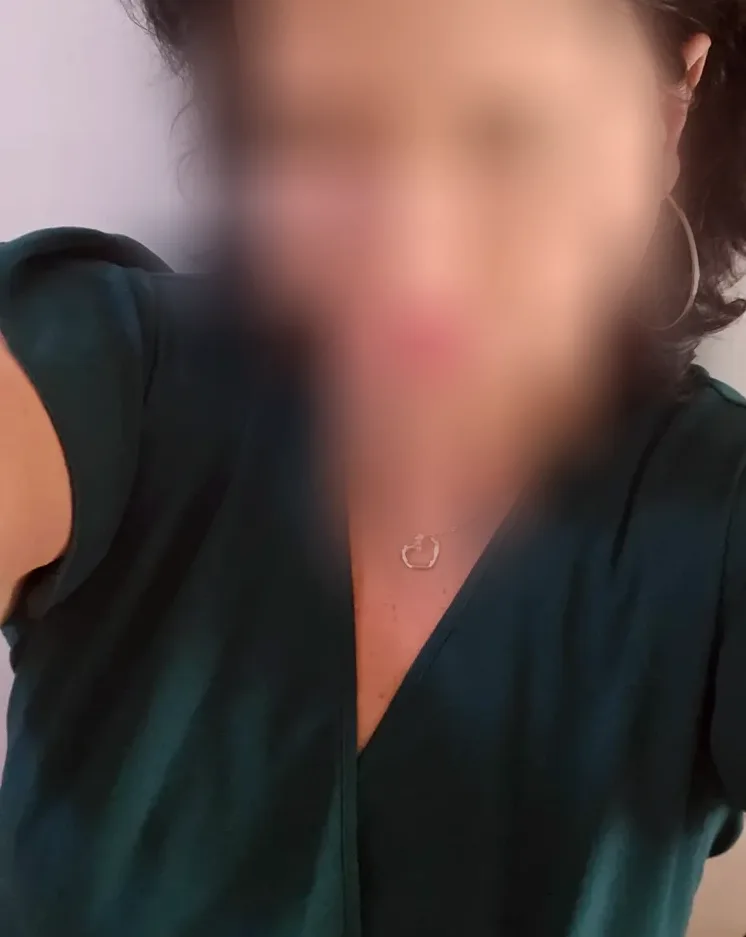 Isabella, 38