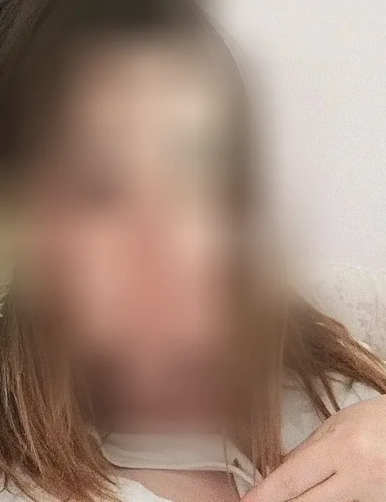 Sandra, 28
